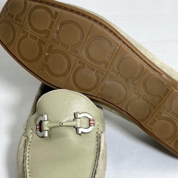 Salvatore Ferragamo leather and suede loafers. 🤍 - Picture 4 of 4